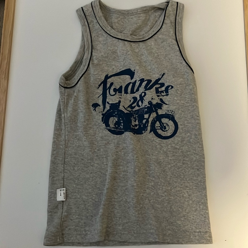Boy 4T never been worn tank